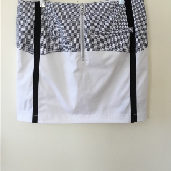 Annika golf skort in black and white. 10 - Picture 2 of 7